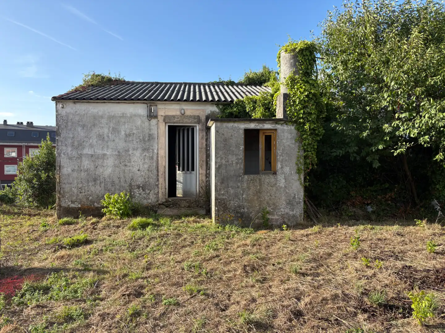 Houses for sale in Fene  with Private garden