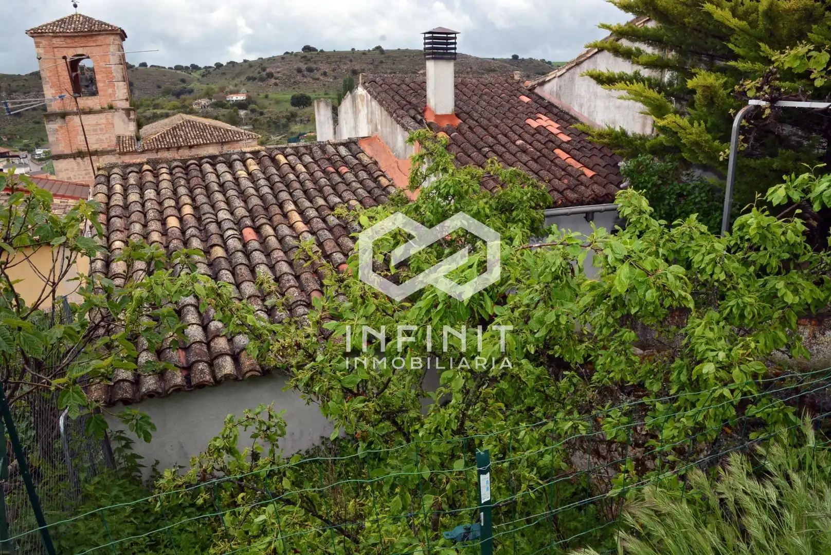Exterior view of Houses for sale in Peñalver  with Private garden and Balcony