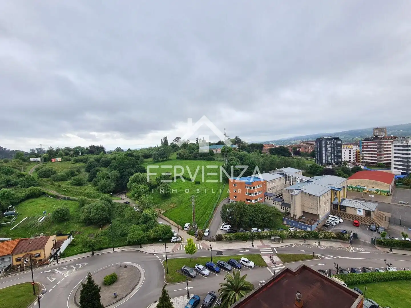 Vista exterior de Pis en venda en Oviedo 