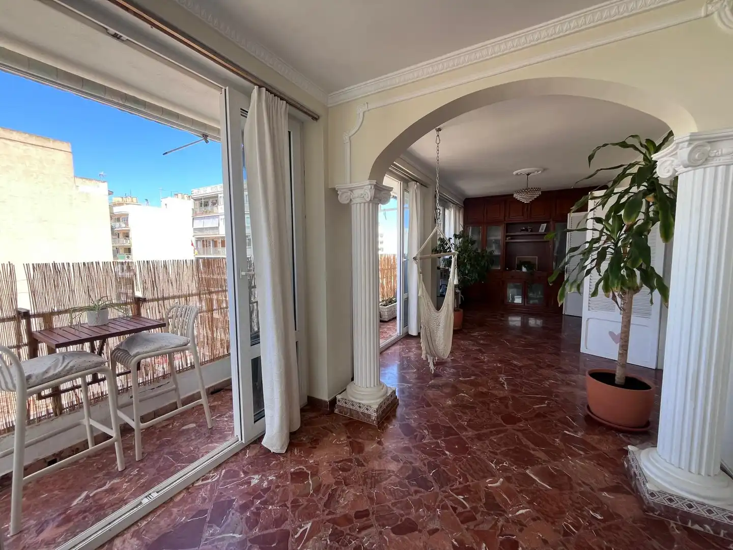 Flat with terrace for sale in Carrer Salut 17, imagen 2