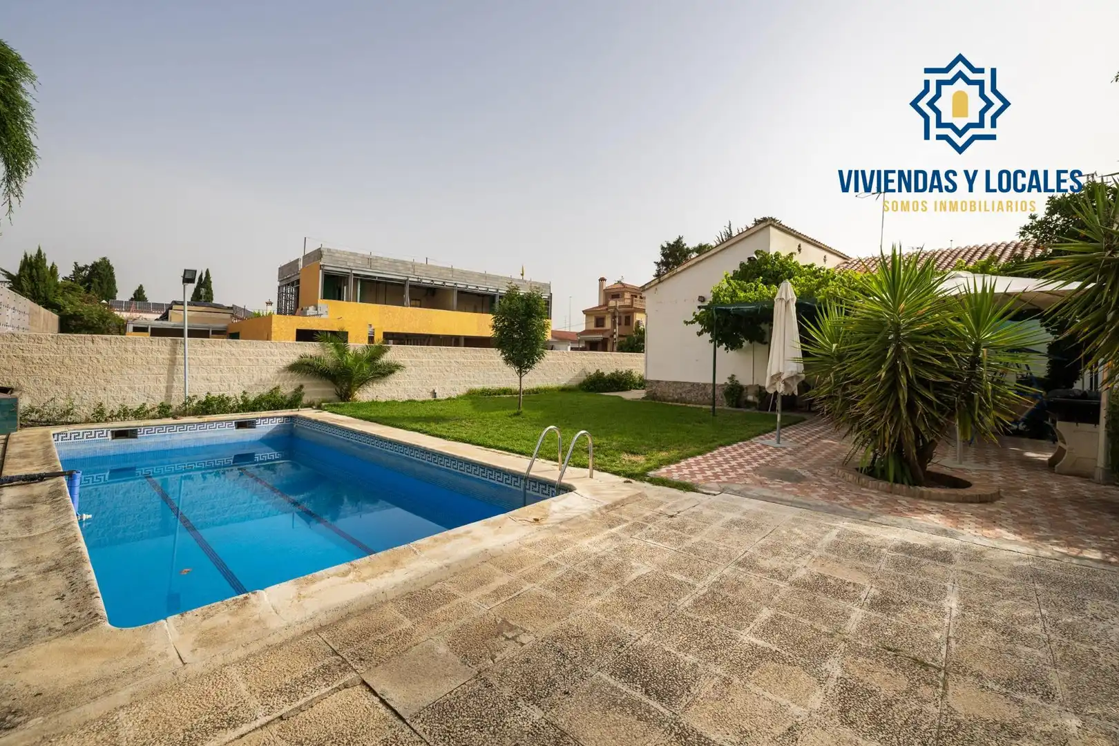 Piscina de Casa o chalet en venta en Armilla con Aire acondicionado, Calefacción y Jardín privado