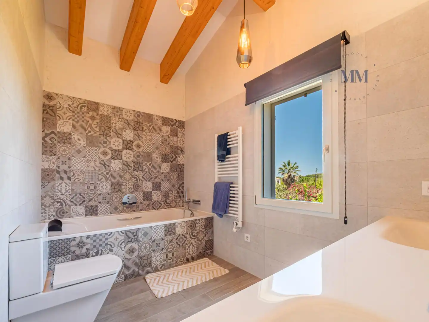 Bathroom of Houses for sale in Es Castell  with Air Conditioner, Private garden and Terrace