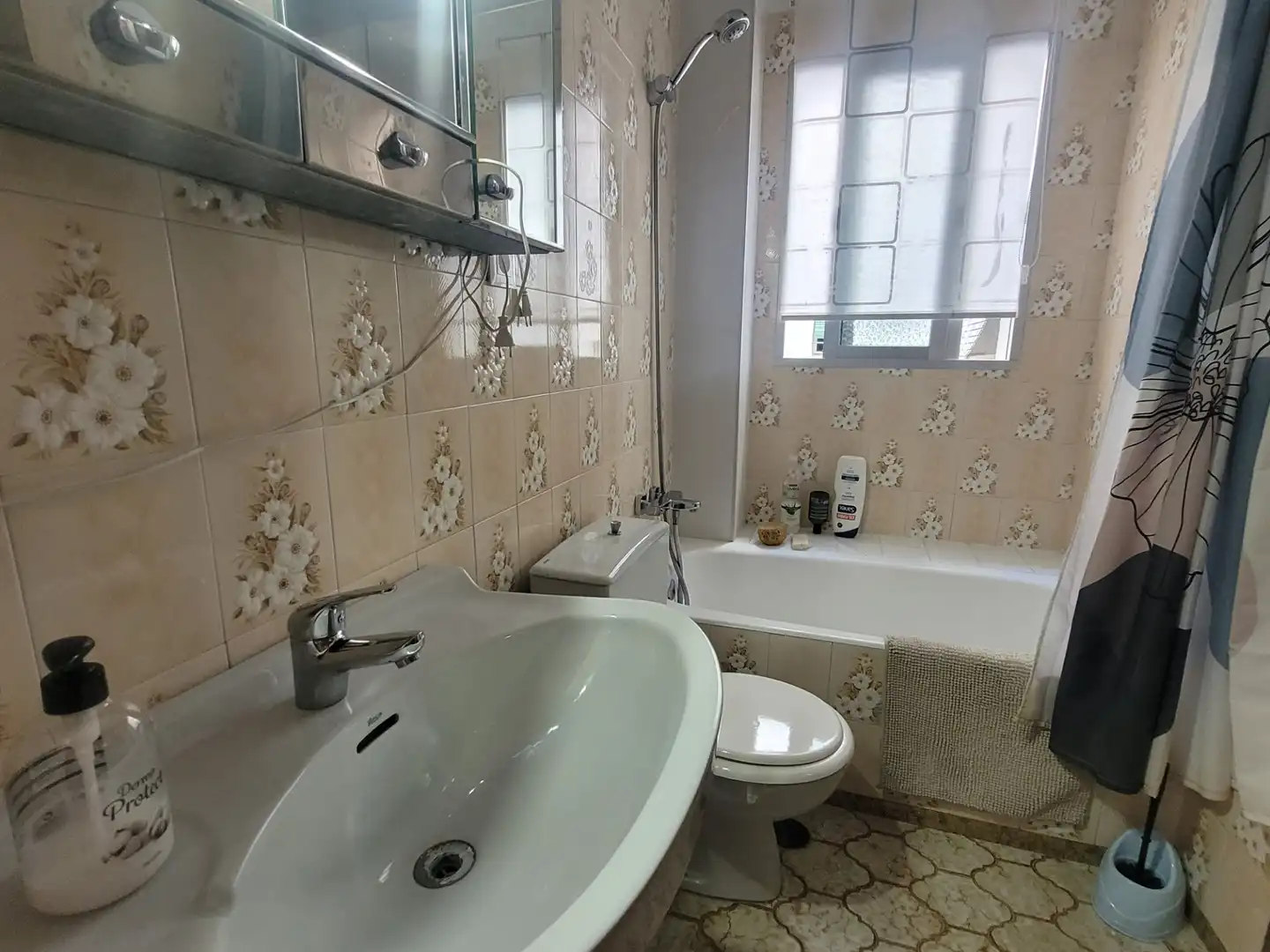 Baño de Piso en venta en Maracena con Balcón