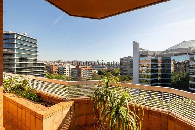 Piso en Venta en Carrer d'Agustina Saragossa en Barri de les Corts