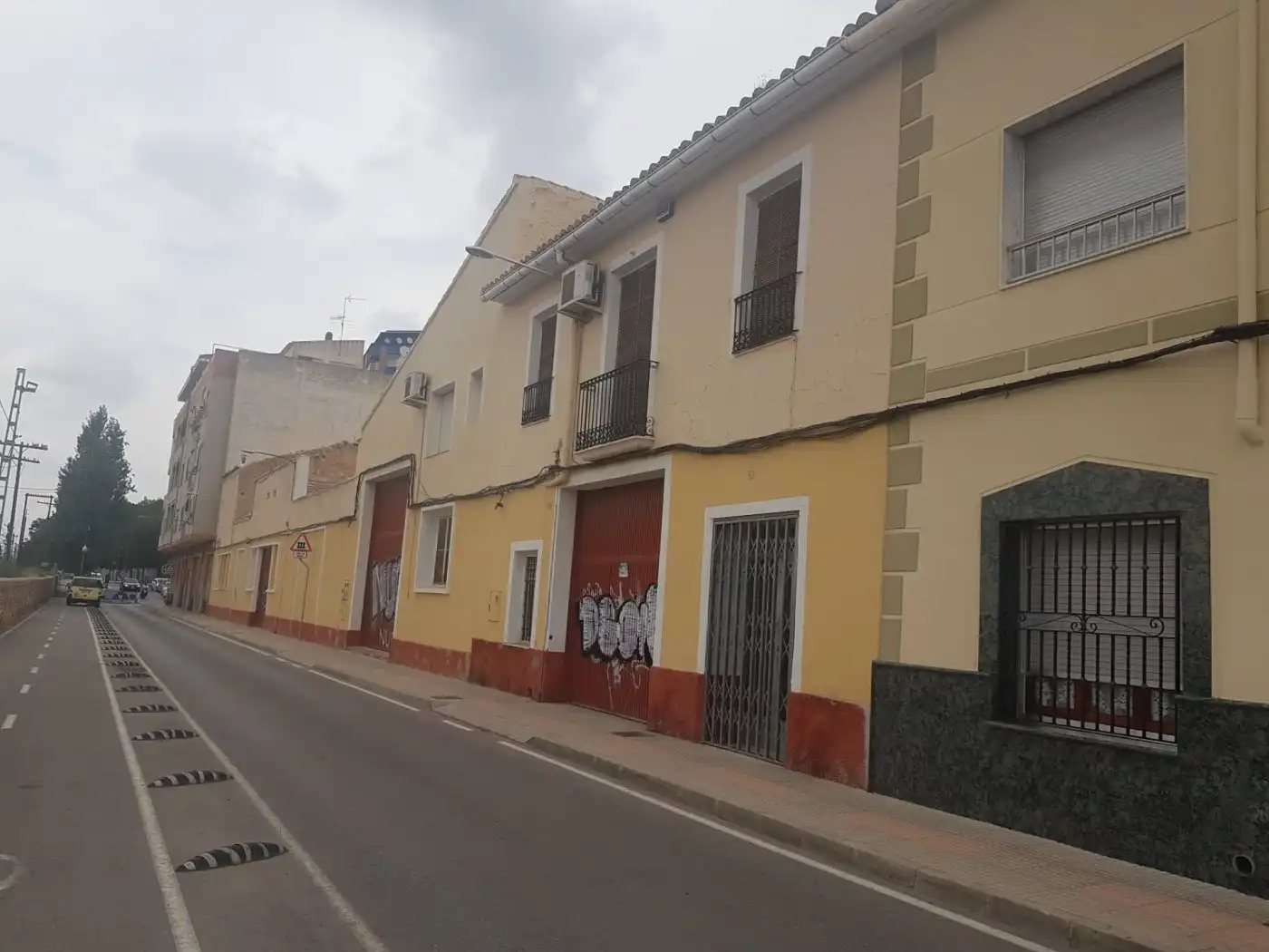 Vista exterior de Nave industrial en venta en Villena