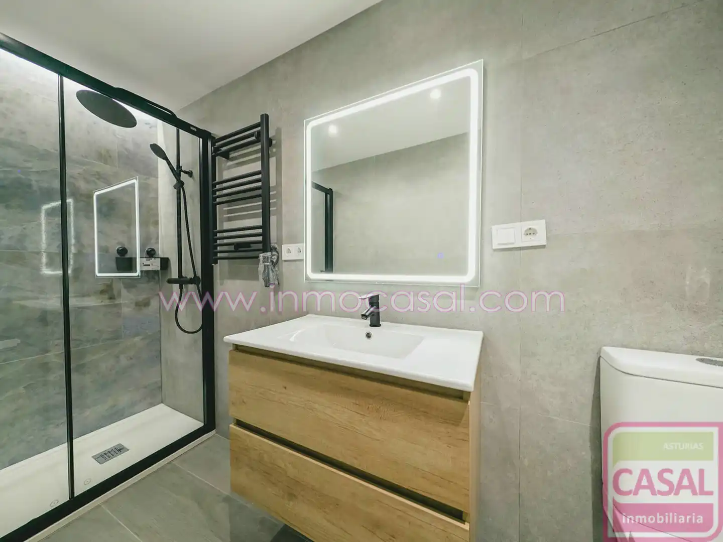 Baño de Piso en venta en Langreo con Calefacción y Trastero
