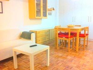 Vista exterior de Apartament de lloguer en  Barcelona Capital amb Moblat, Rentadora i Balcó