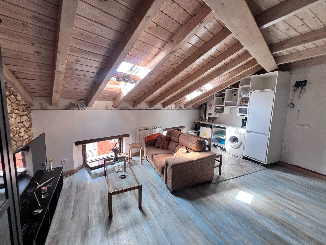 Sala d'estar de Àtic en venda en Aguilar de Campoo amb Calefacció i Moblat