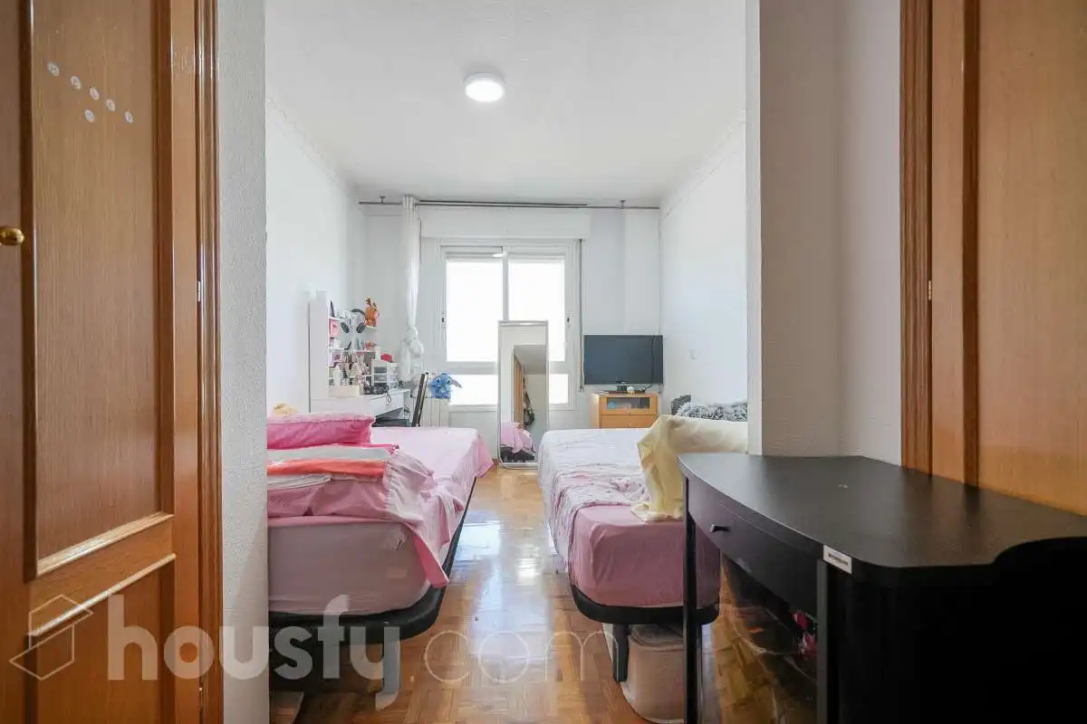 Bedroom of Flat for sale in Madrid  with Air Conditioner, Heating and Terrace