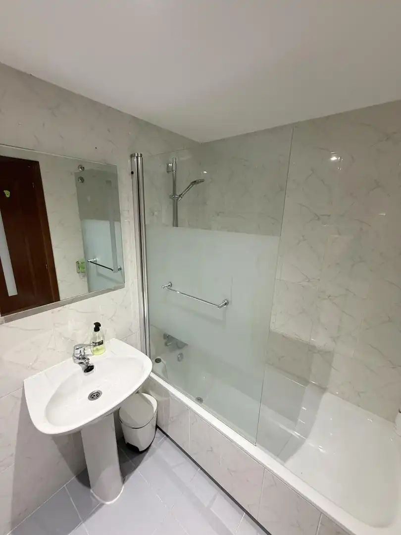 Bathroom of Flat for sale in Torrejón de Ardoz  with Air Conditioner, Heating and Parquet flooring