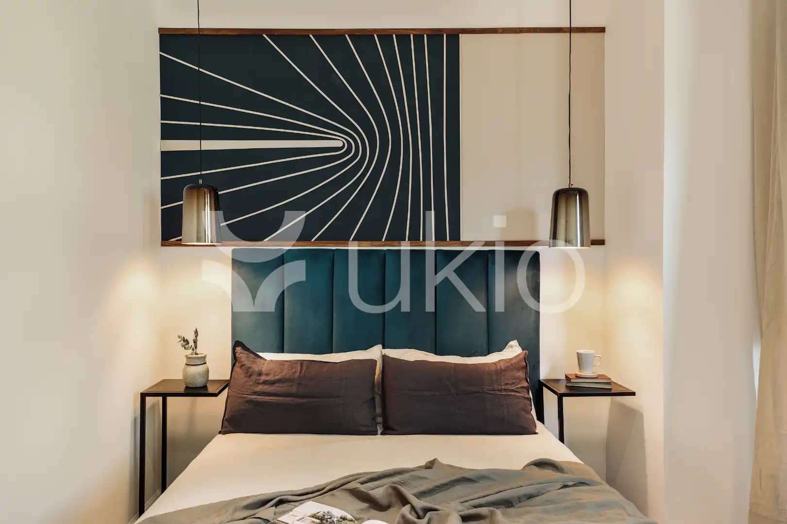 Dormitori de Apartament de lloguer en Barcelona amb Aire condicionat, Calefacció i Moblat