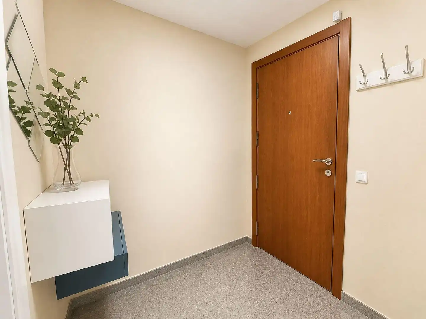 Wohnung zum Verkauf in Sevilla mit Klimaanlage und Terrasse