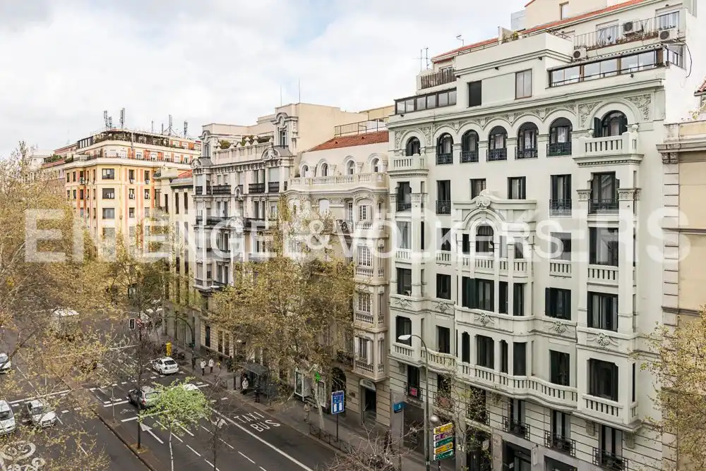 Außenansicht von Wohnung zum Verkauf in Madrid mit Heizung und Balkon