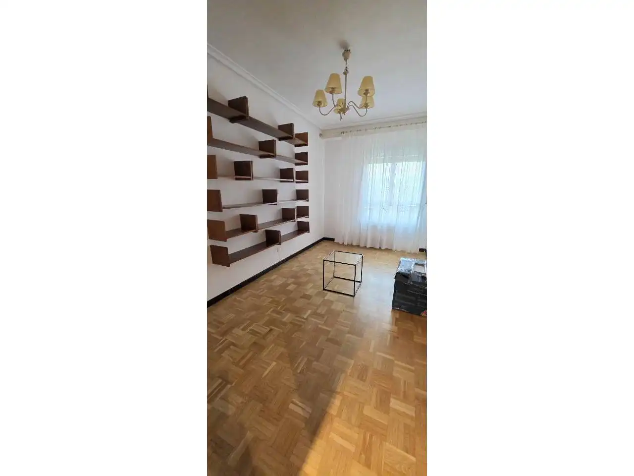 Sala d'estar de Pis de lloguer en  Logroño amb Calefacció, Parquet i Terrassa