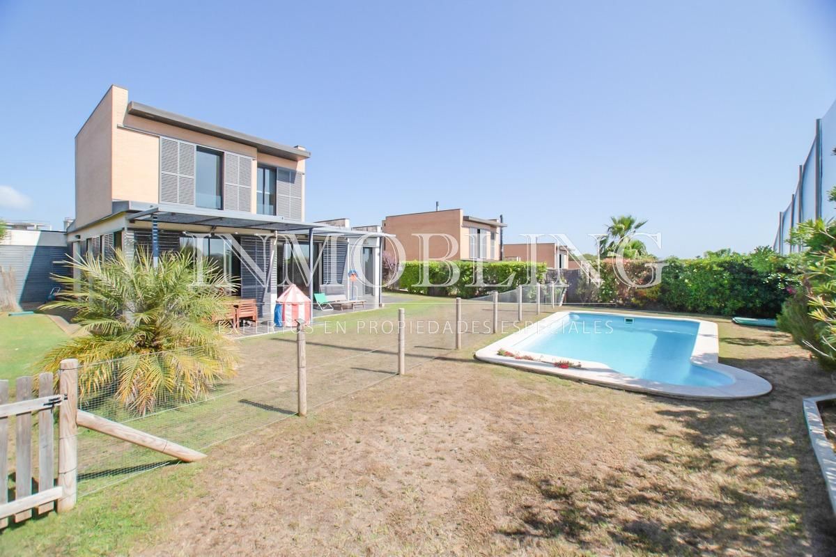 Garden of House or chalet for sale in Sant Vicenç de Montalt  with Air Conditioner, Heating and Private garden