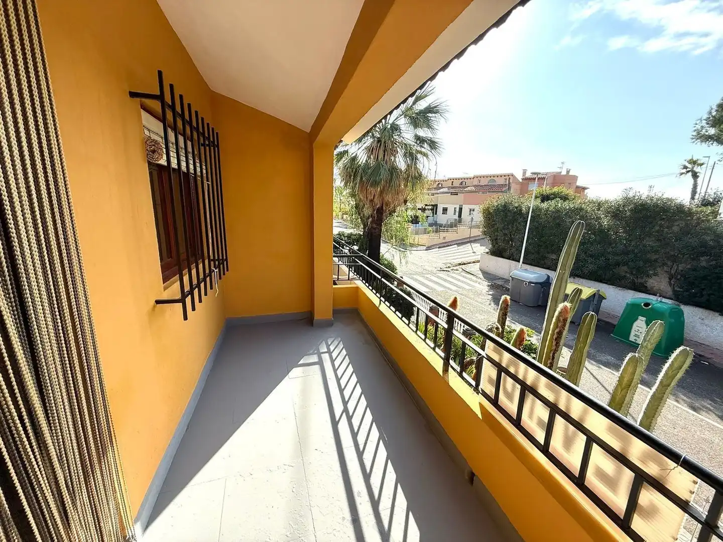 Außenansicht von Einfamilien-Reihenhaus zum Verkauf in Pulpí mit Heizung, Terrasse und Abstellraum