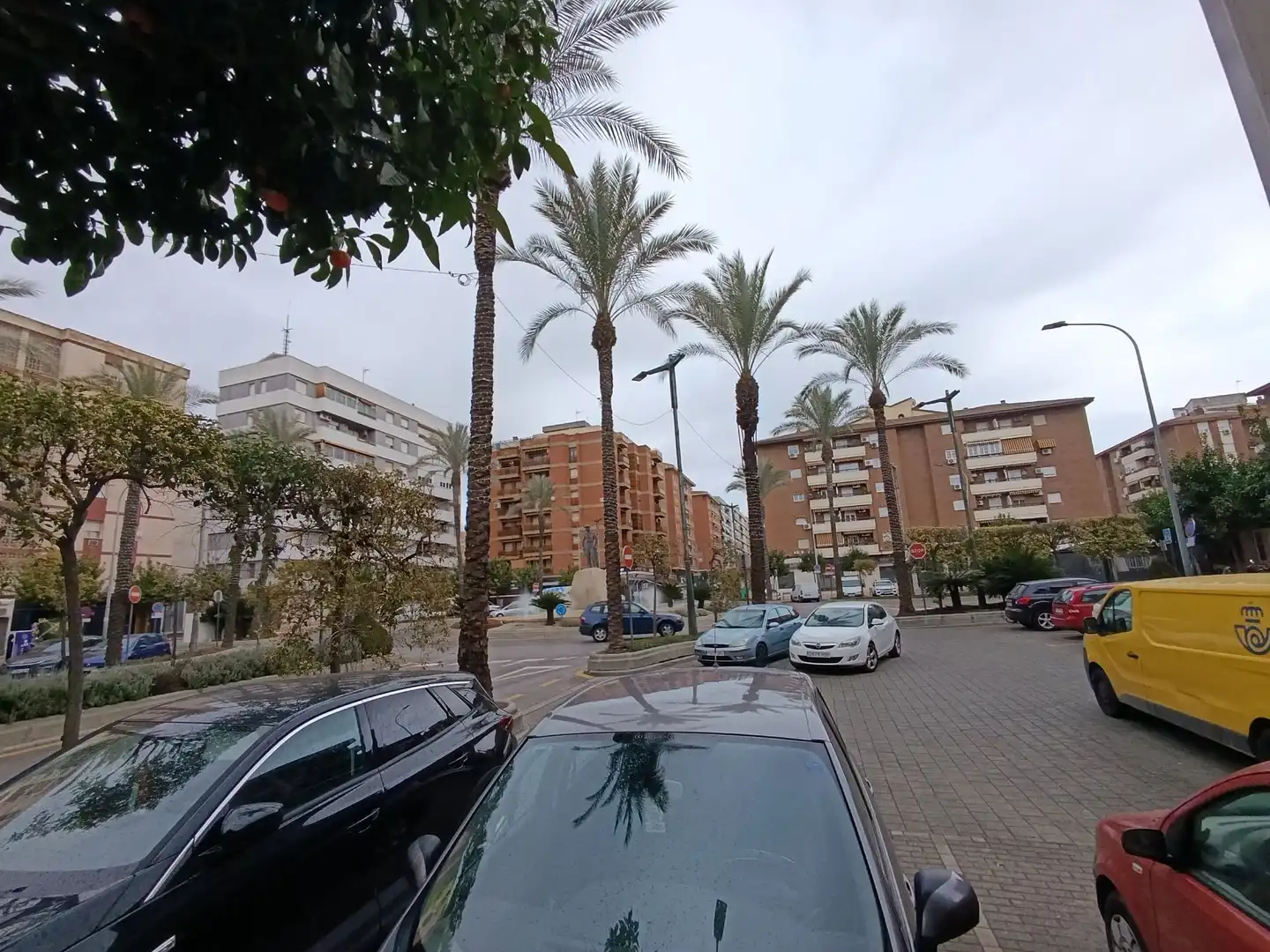 Außenansicht von Geschaftsraum zur Miete in Linares mit Klimaanlage