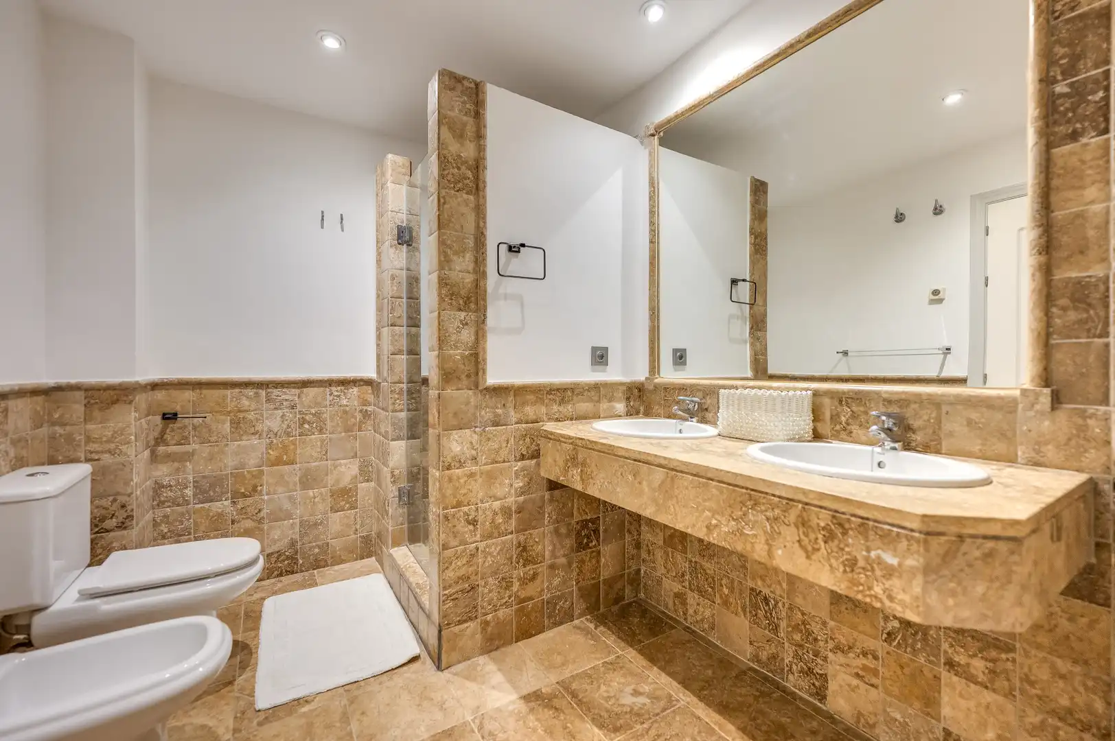 Bany de Planta baixa en venda en Estepona amb Aire condicionat, Jardí privat i Terrassa