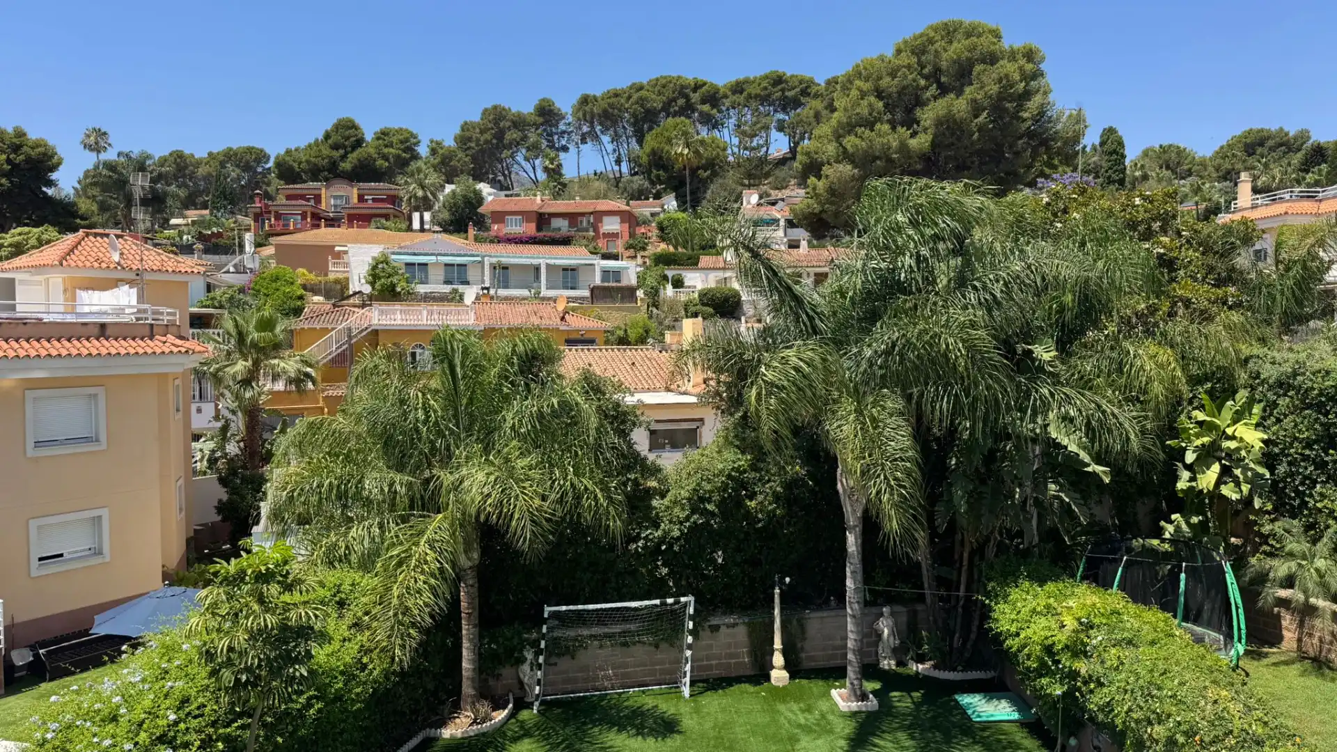 Vista exterior de Casa o chalet en venta en Torremolinos con Aire acondicionado, Calefacción y Jardín privado