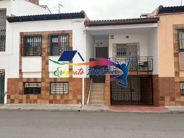Casa adosada en Venta en Paseo Enamorados, 18 en Villacañas