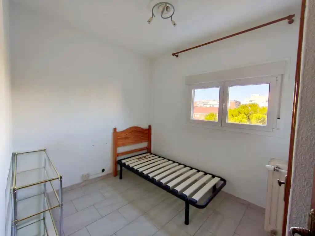 Habitación de Piso en venta en Madrid con Calefacción y Terraza