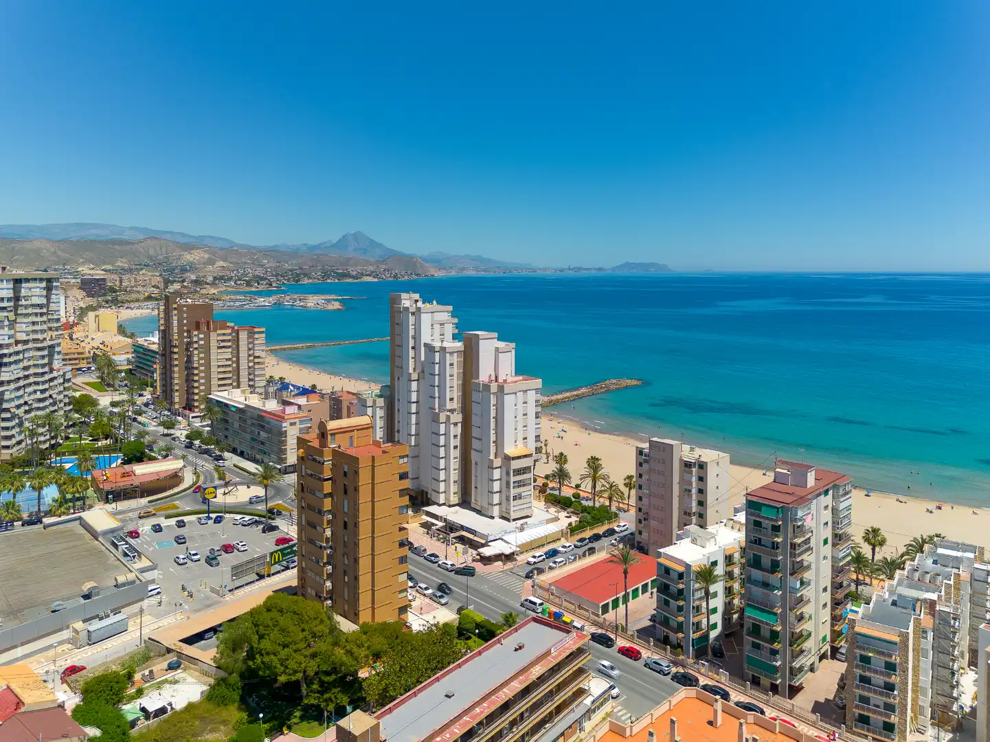 Vista exterior de Piso en venta en El Campello con Terraza