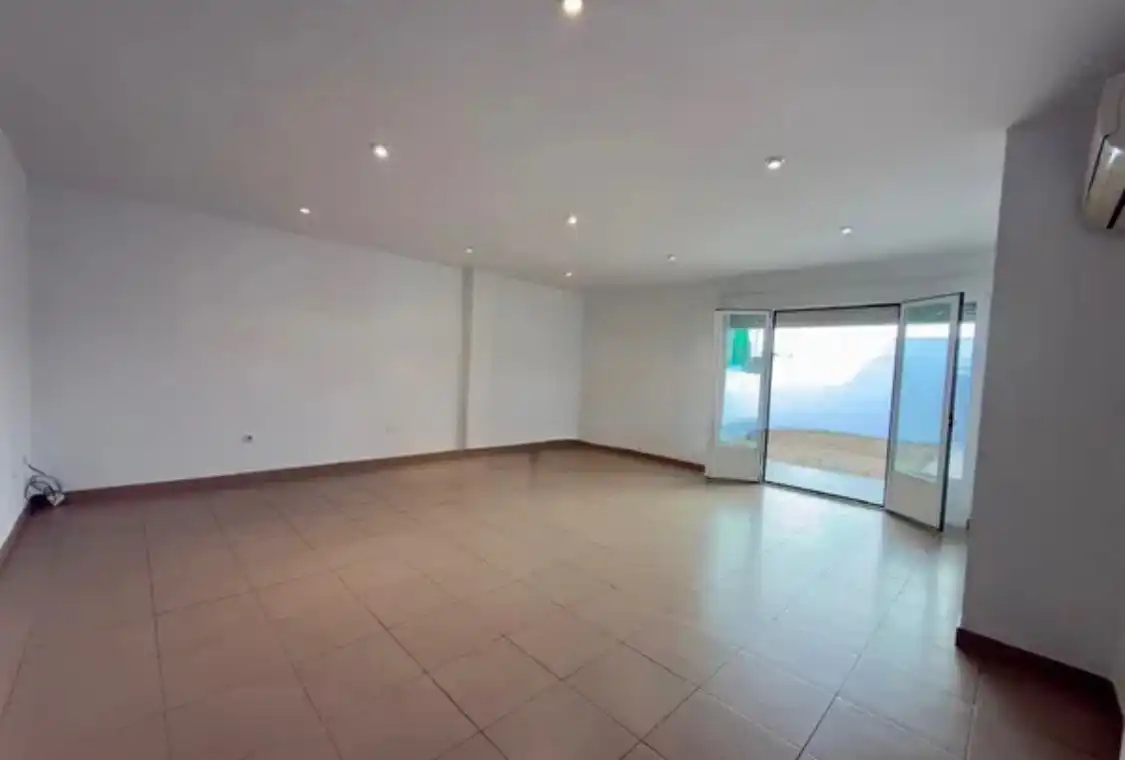 Casa o xalet en venda en Badajoz amb Aire condicionat, Jardí privat i Terrassa