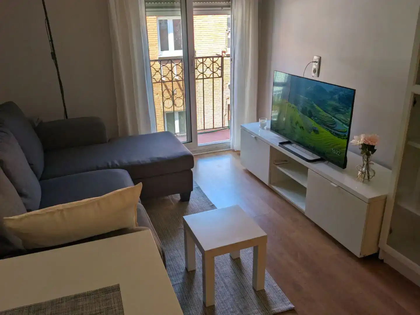 Wohnzimmer von Wohnung zur Miete in  Madrid Capital mit Klimaanlage und Balkon