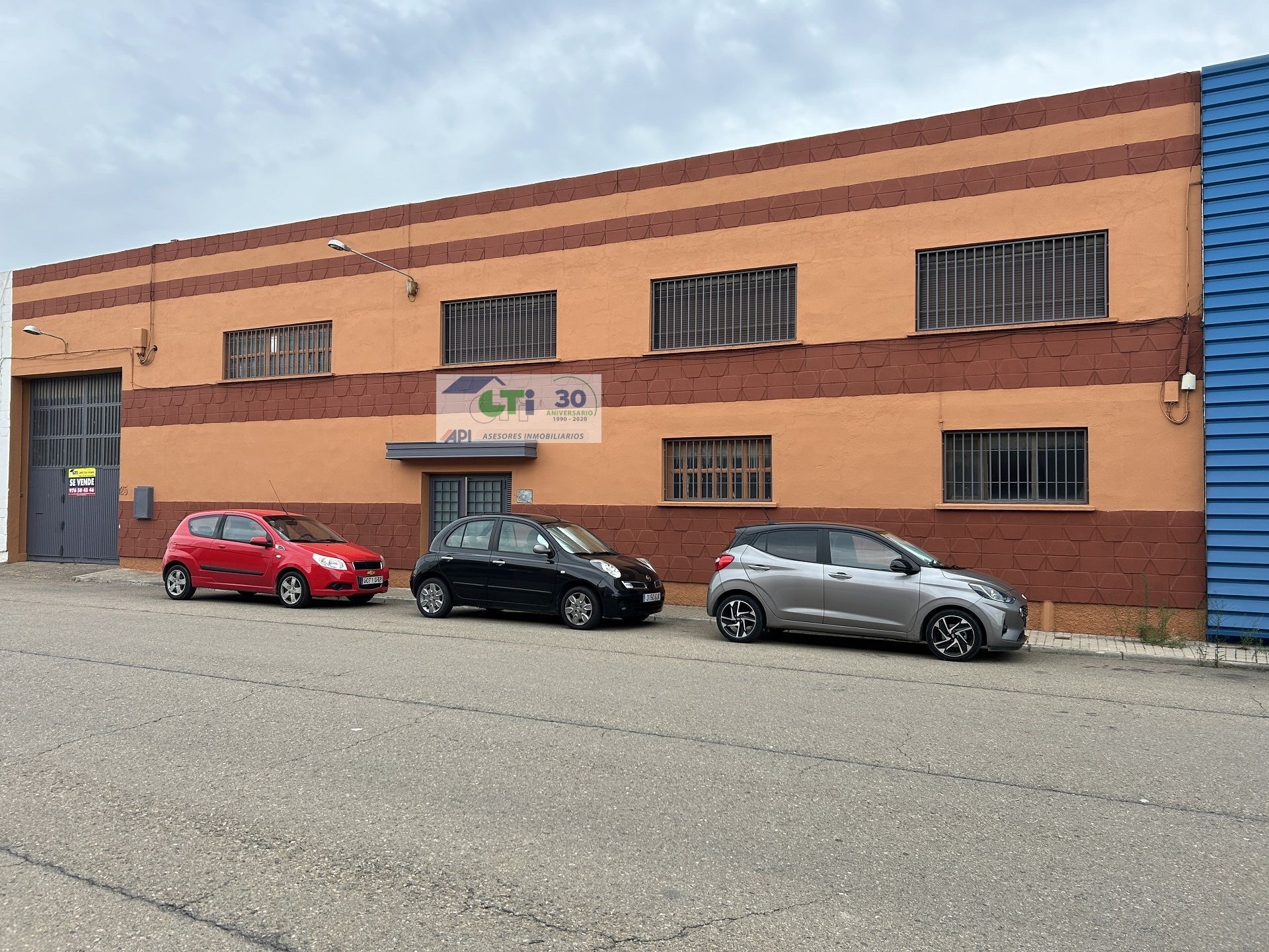 Exterior view of Industrial buildings for sale in Cuarte de Huerva