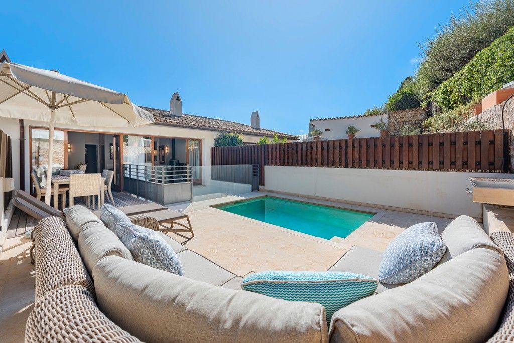 Piscina de Casa adosada en venda en Pollença amb Aire condicionat, Jardí privat i Terrassa