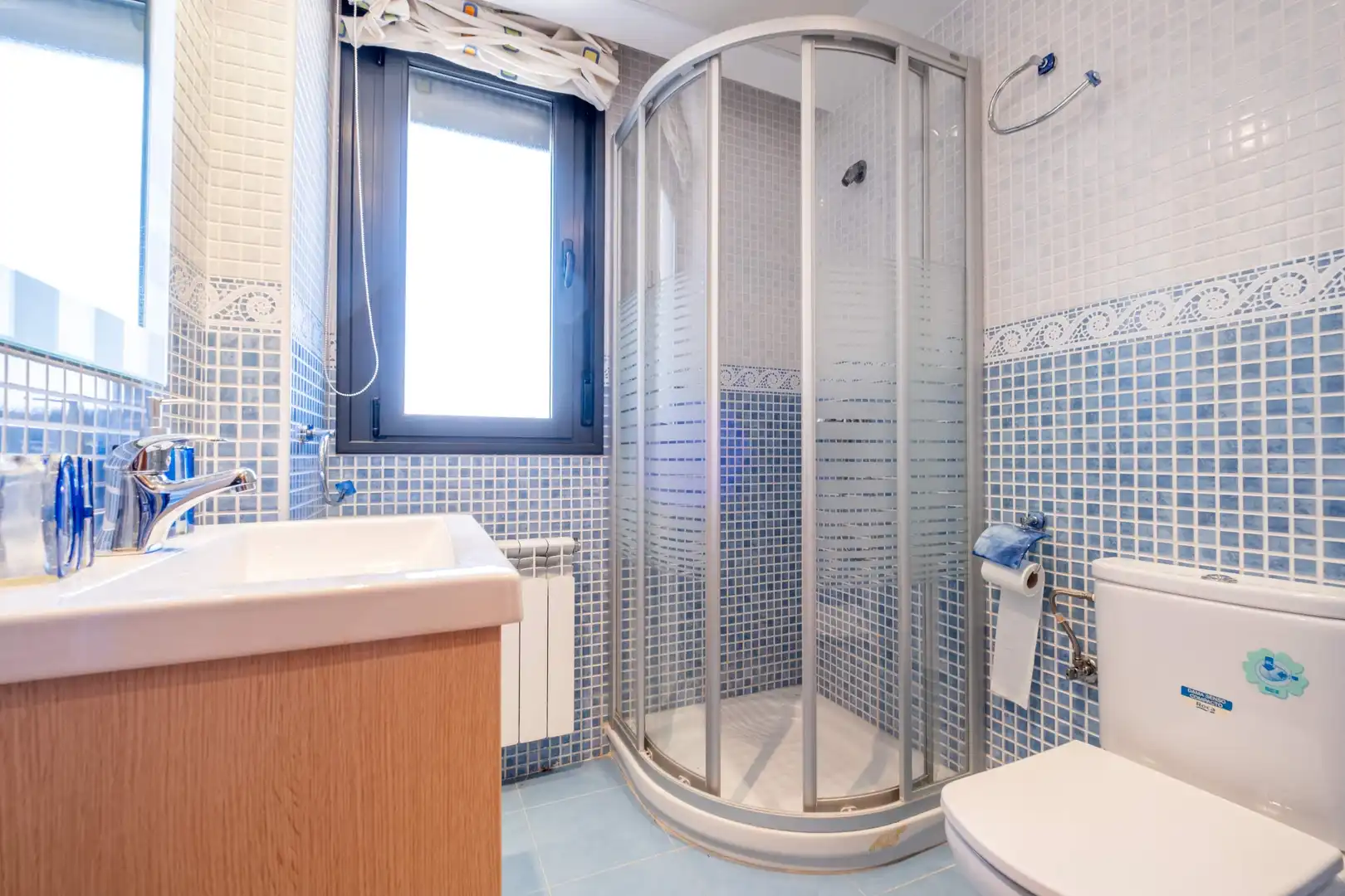 Bathroom of Houses for sale in Zaragoza  with Air Conditioner and Heating