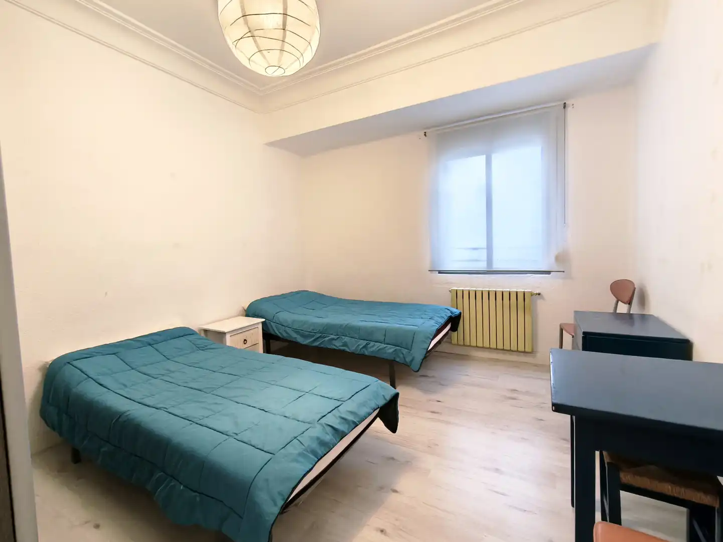 Habitación de Piso en venta en  Logroño con Calefacción, Parquet y Amueblado