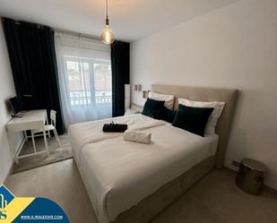 Dormitori de Apartament en venda en Marbella amb Aire condicionat i Terrassa