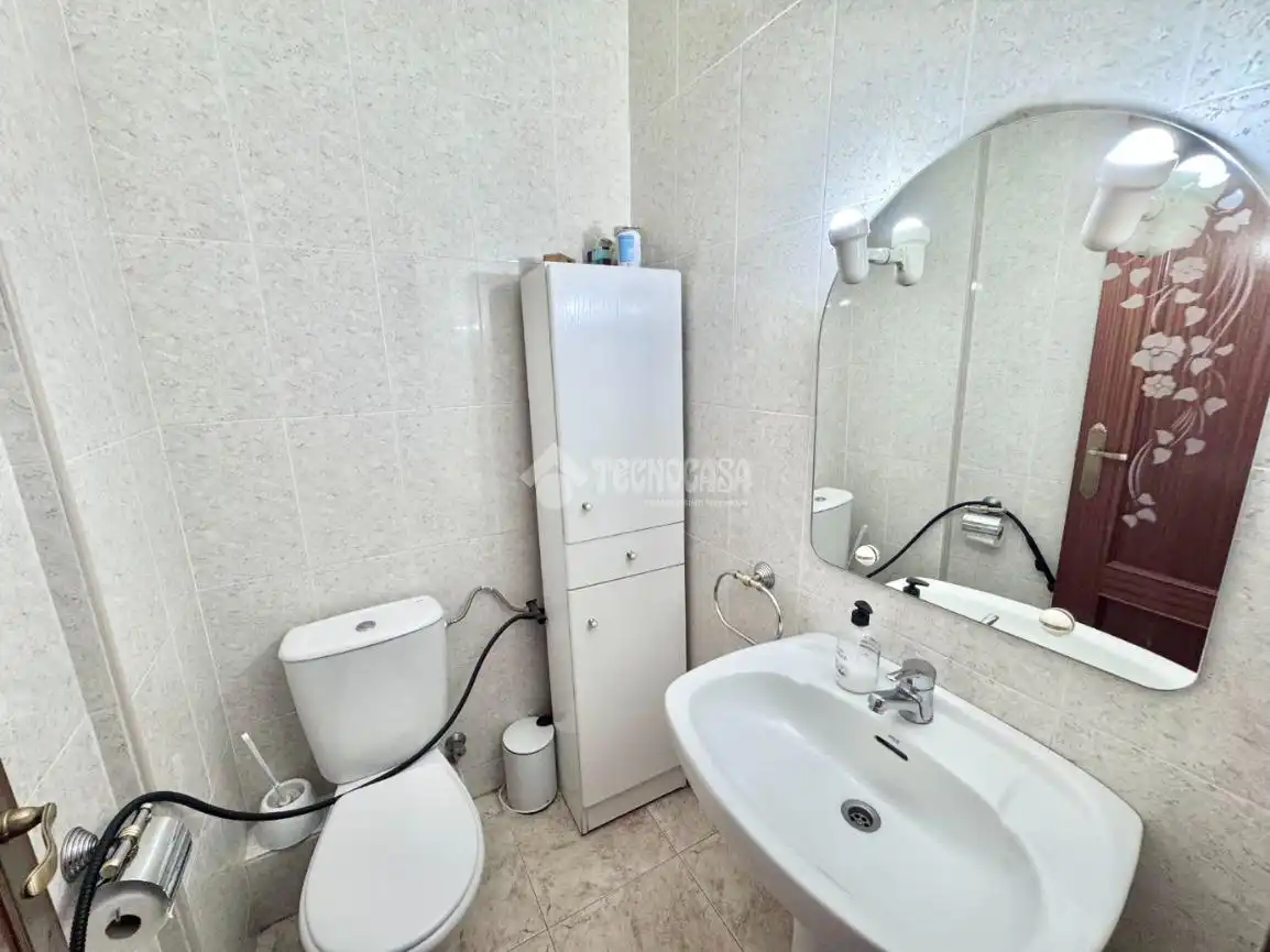 Badezimmer von Wohnung zum Verkauf in Yuncos mit Klimaanlage und Terrasse