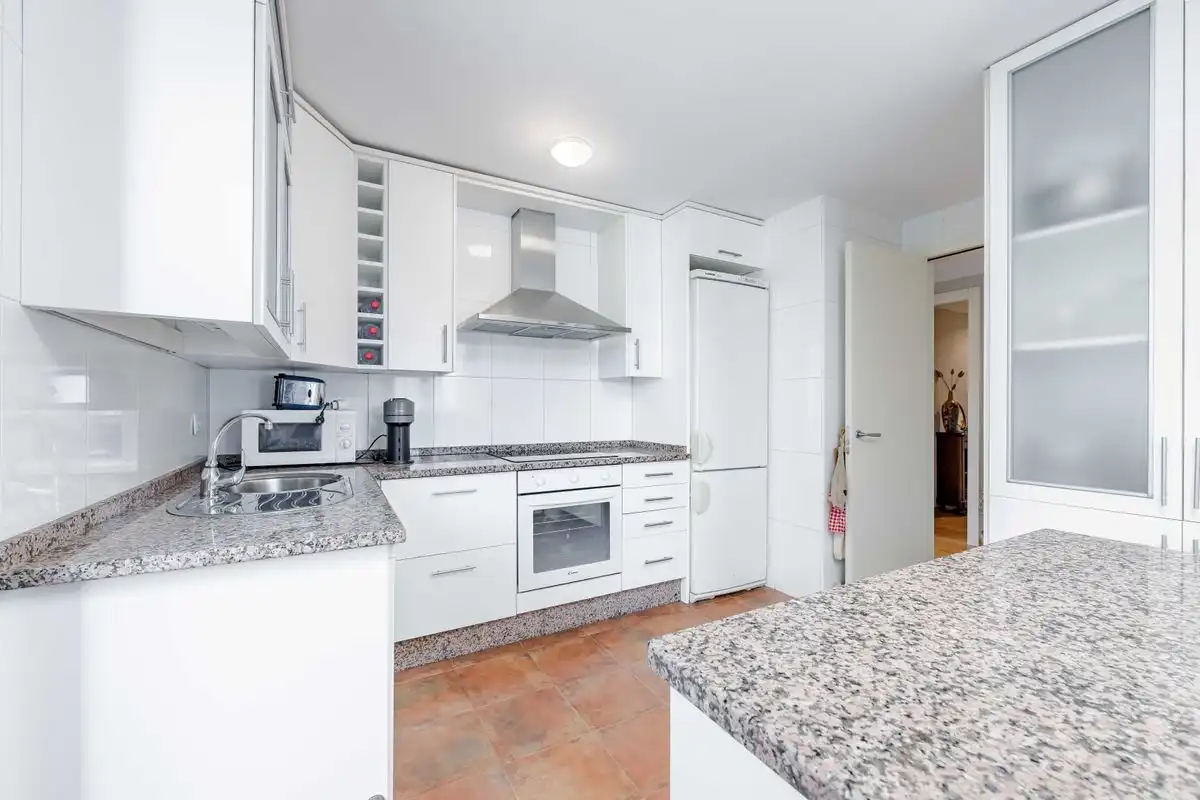 Cocina de Ático en venta en Guillena con Calefacción, Terraza y Trastero