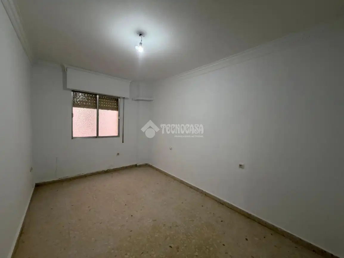 Schlafzimmer von Wohnung zum Verkauf in Torreblascopedro mit Klimaanlage