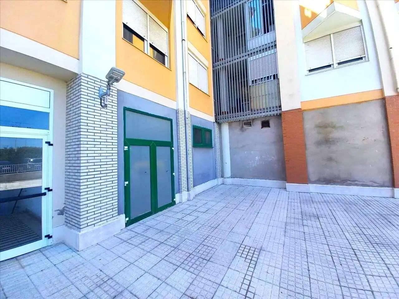 Vista exterior de Local en venda en Santa Cruz de Bezana