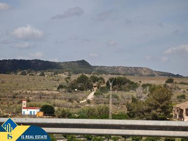 Casa rústica amb balcó en venda a San Miguel de Salinas