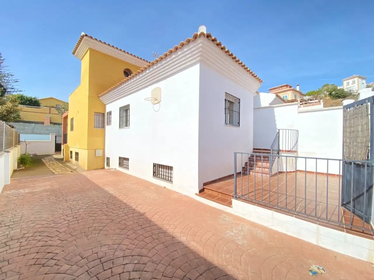 Vista exterior de Casa o chalet en venta en Torrox con Aire acondicionado, Calefacción y Jardín privado