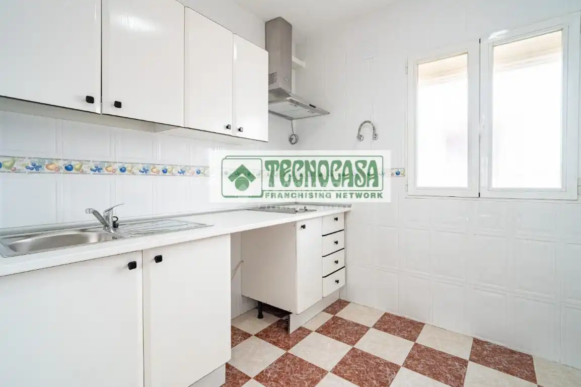 Kitchen of Flat for sale in Granada  with Air Conditioner, Heating and Terrace