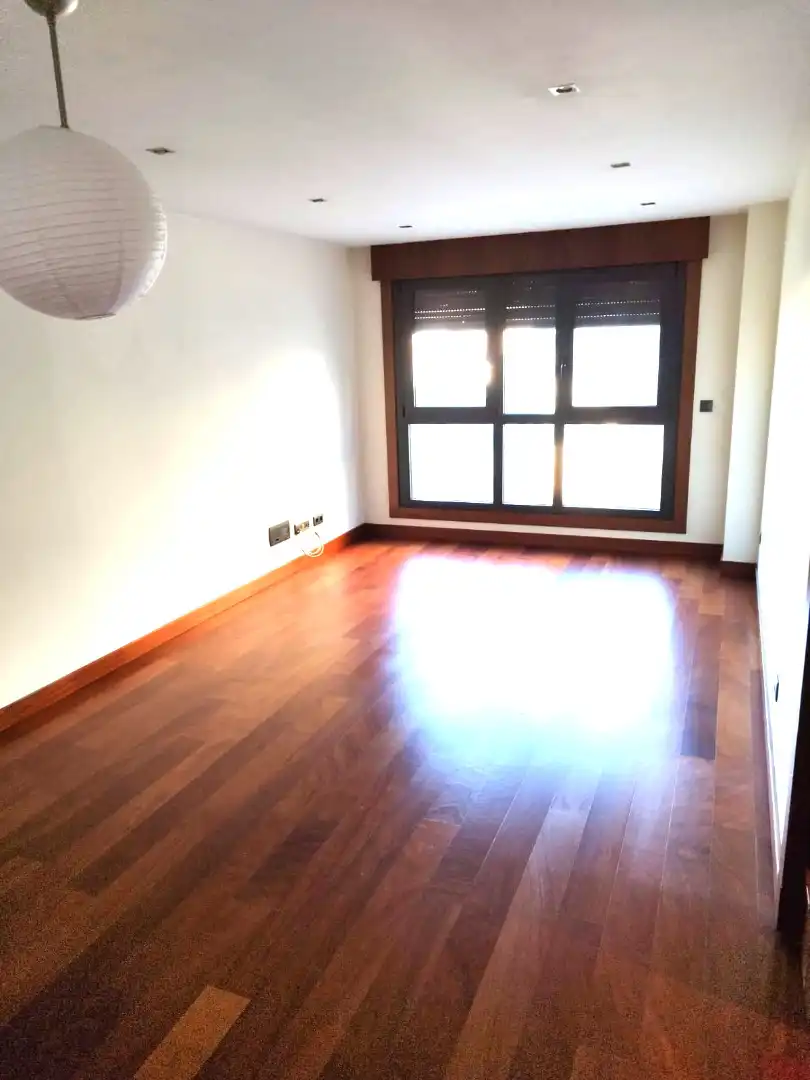 Bedroom of Flat for rent in Vigo   with Parquet flooring