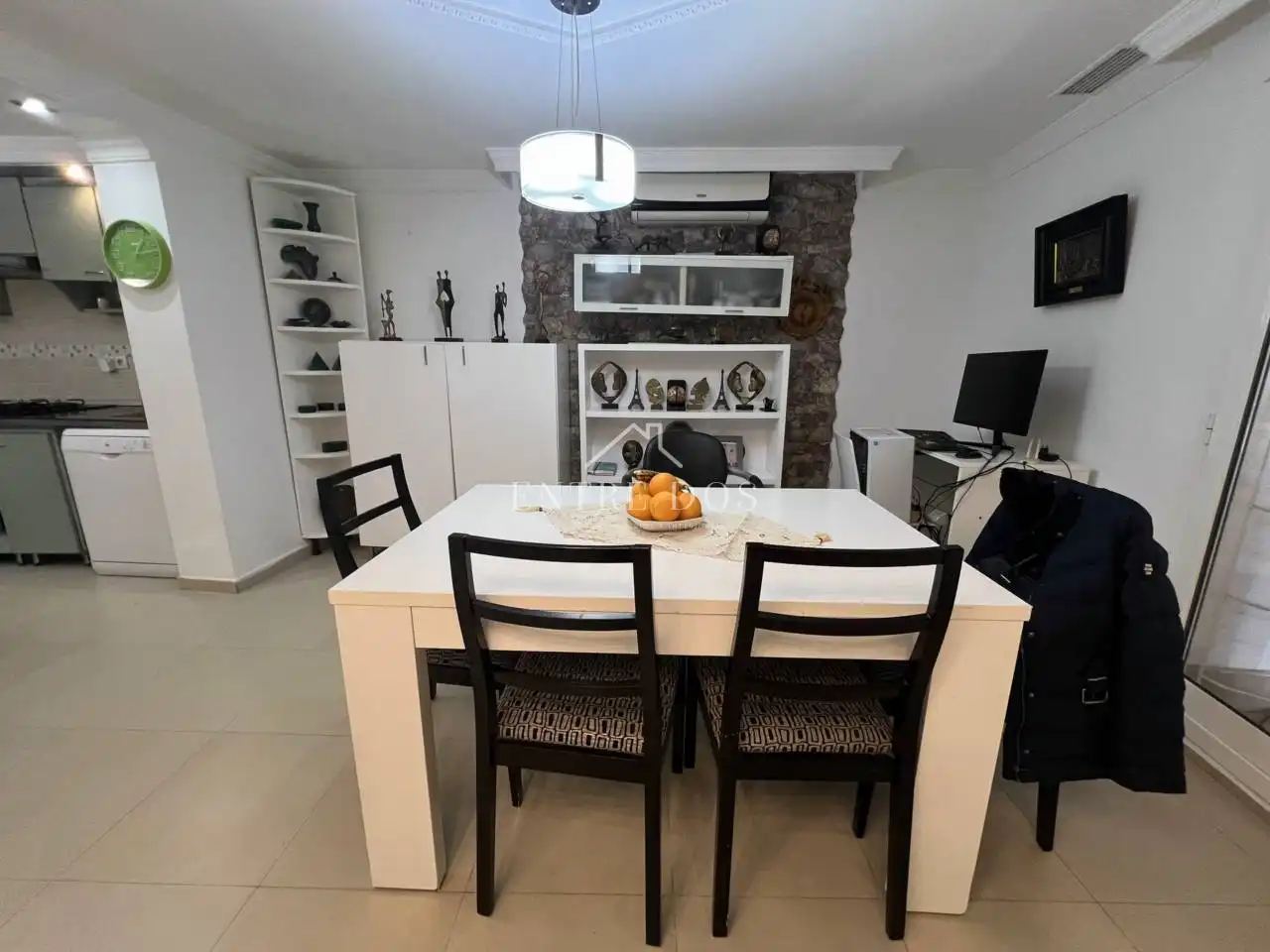 Comedor de Piso en venta en Castellón de la Plana / Castelló de la Plana con Aire acondicionado, Trastero y Amueblado