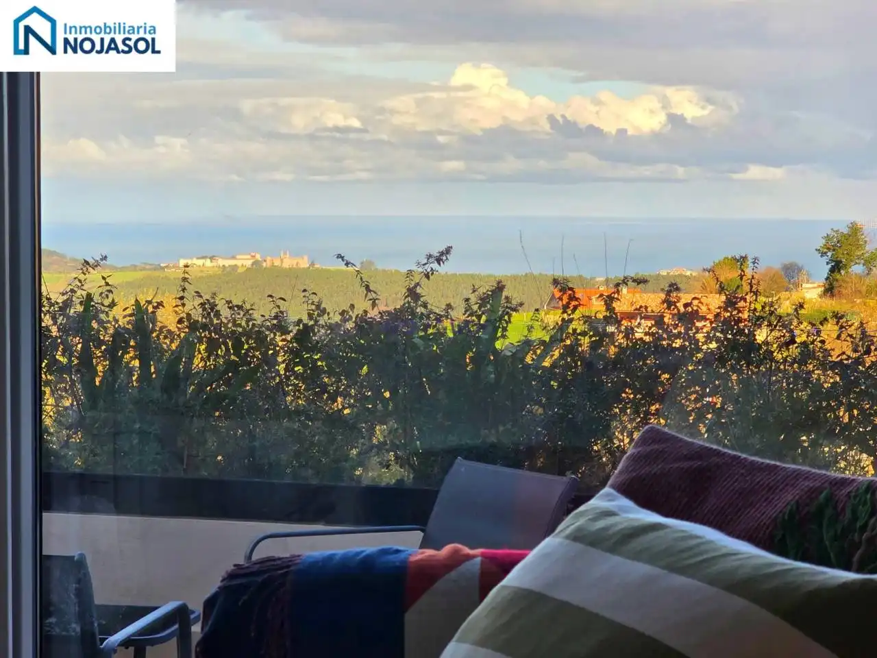 Habitación de Apartamento en venta en Comillas (Cantabria) con Calefacción, Terraza y Alarma