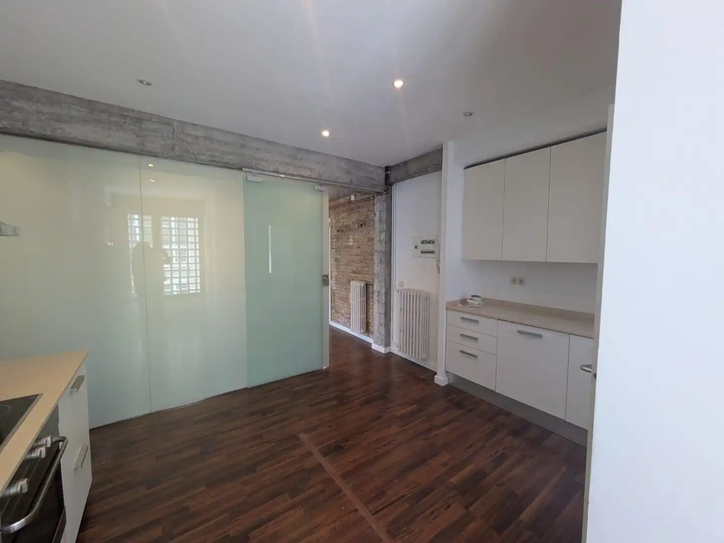 Cuina de Pis de lloguer en Barcelona amb Aire condicionat, Calefacció i Parquet