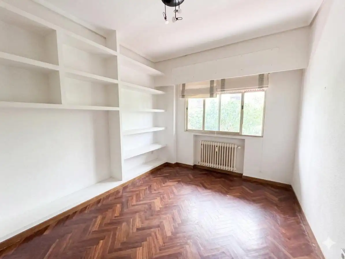 Wohnung zur Miete in Calle de Martín de los Heros, Argüelles