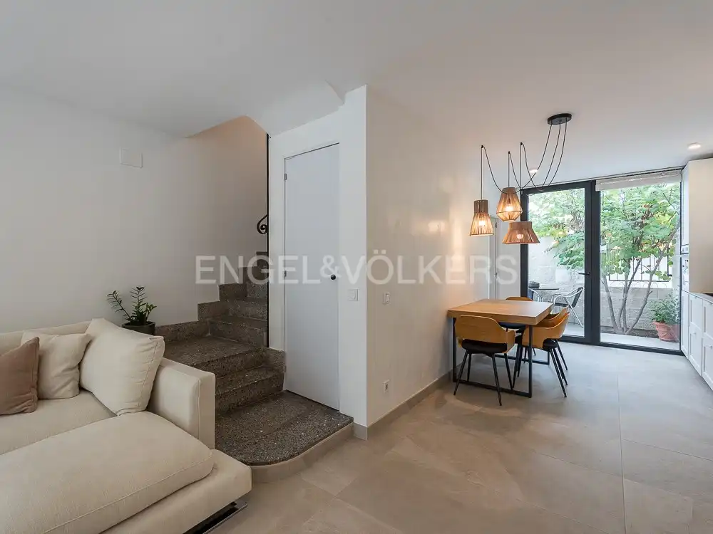 Living room of Houses for rent in Valencia  with Air Conditioner, Heating and Private garden
