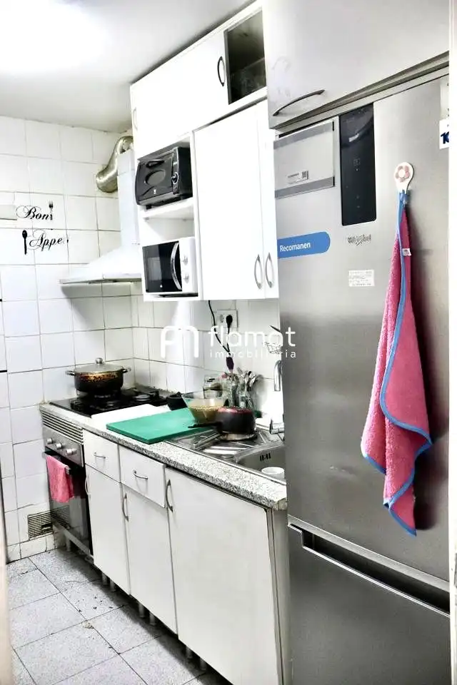 Kitchen of Ground floor for sale in Santa Coloma de Gramenet