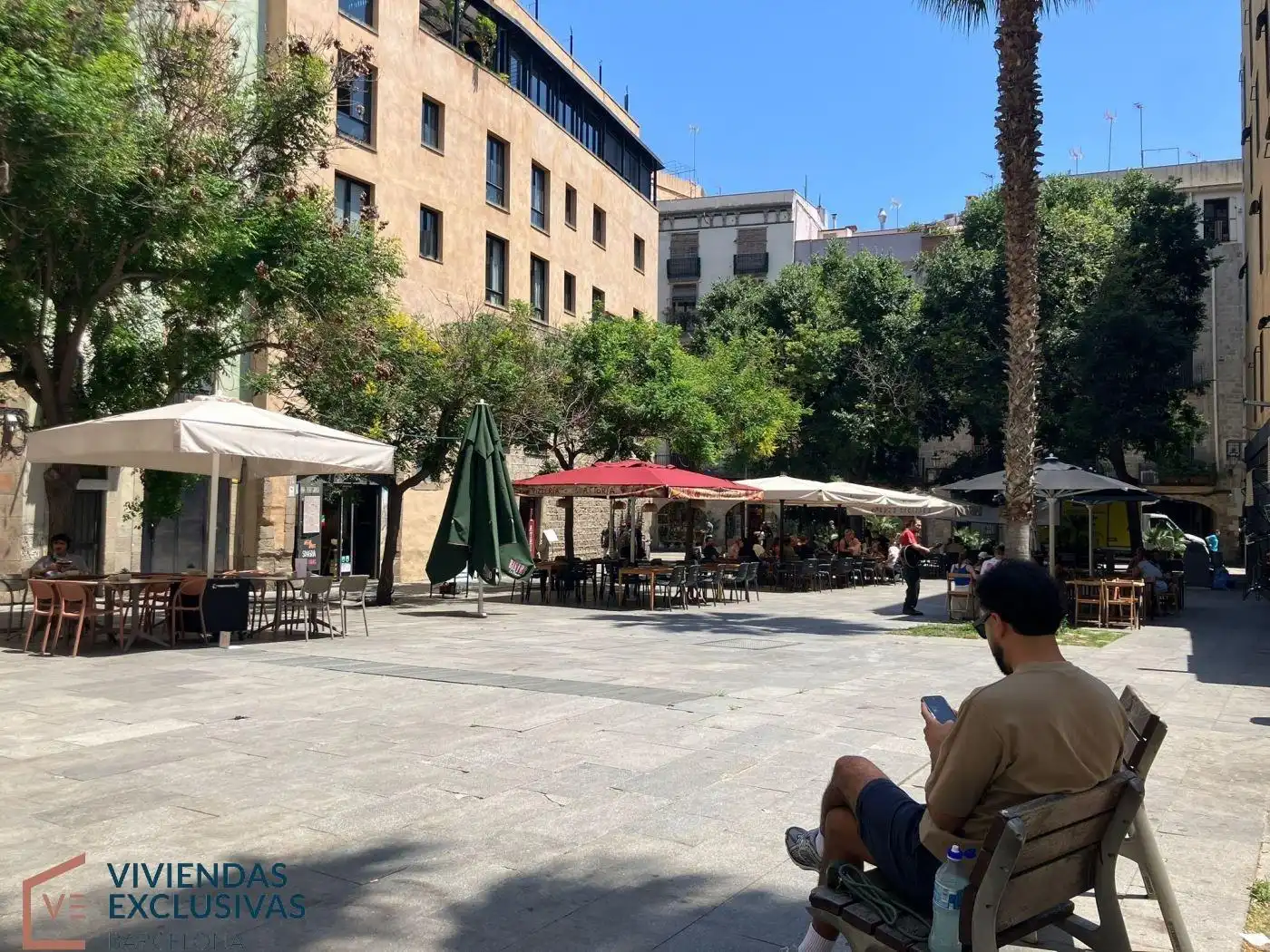 Außenansicht von Wohnung zum Verkauf in Barcelona mit Klimaanlage, Heizung und Privatgarten