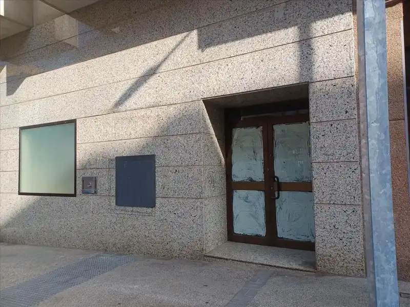 Vista exterior de Local en venta en Plasencia