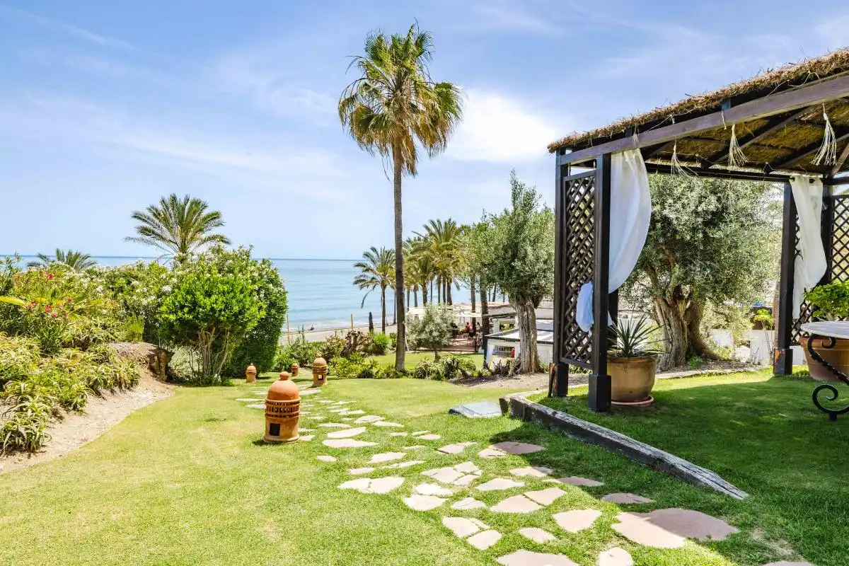 Jardí de Pis en venda en Estepona amb Aire condicionat, Calefacció i Terrassa